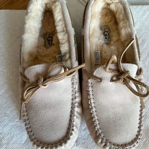 Ugg Australia Dakota Pink slippers women’s size 7